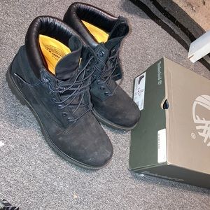 Size 11 black timbs